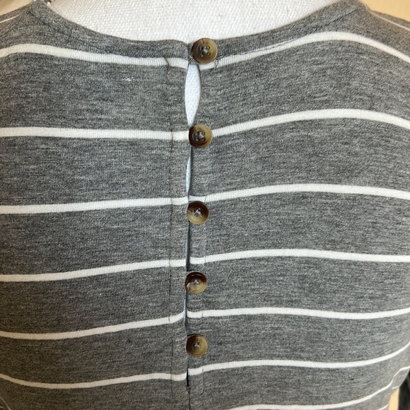 Jessica Simpson maternity striped top - Picture 4 of 6